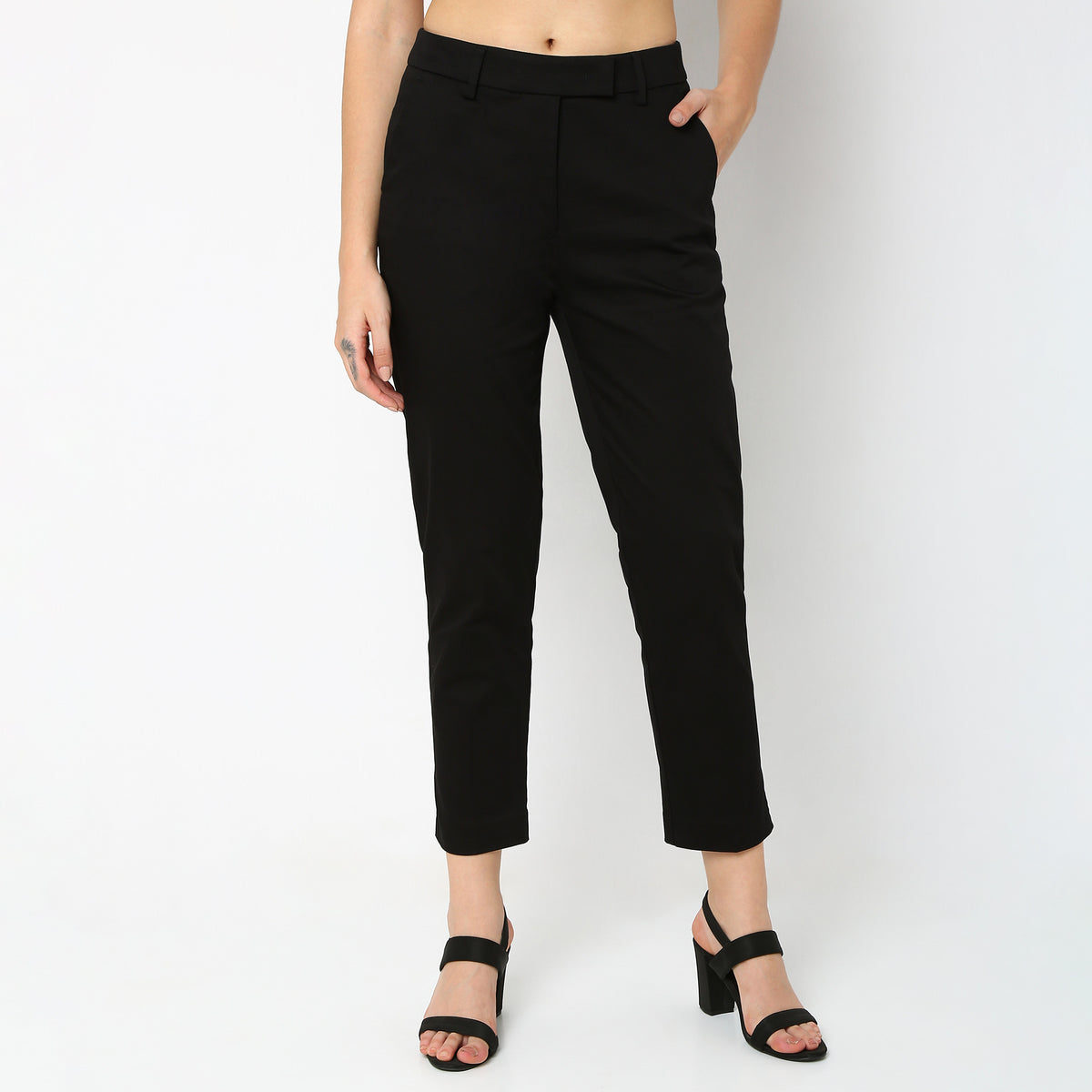 Regular Fit Solid Mid Rise Trousers