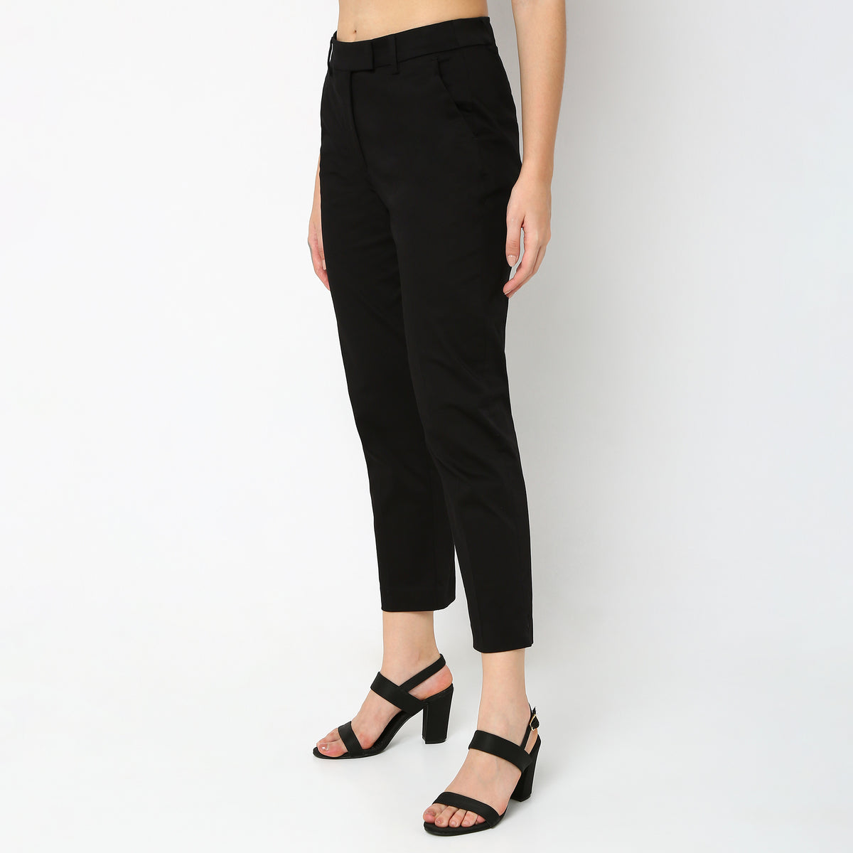 Regular Fit Solid Mid Rise Trousers