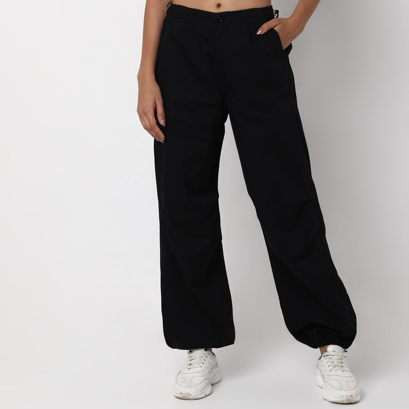 Regular Fit Solid Mid Rise Trousers