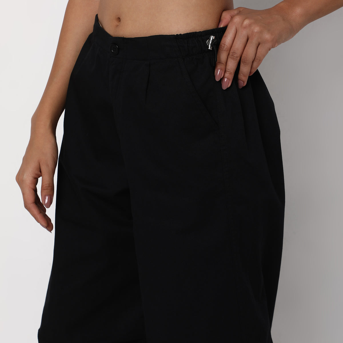 Regular Fit Solid Mid Rise Trousers