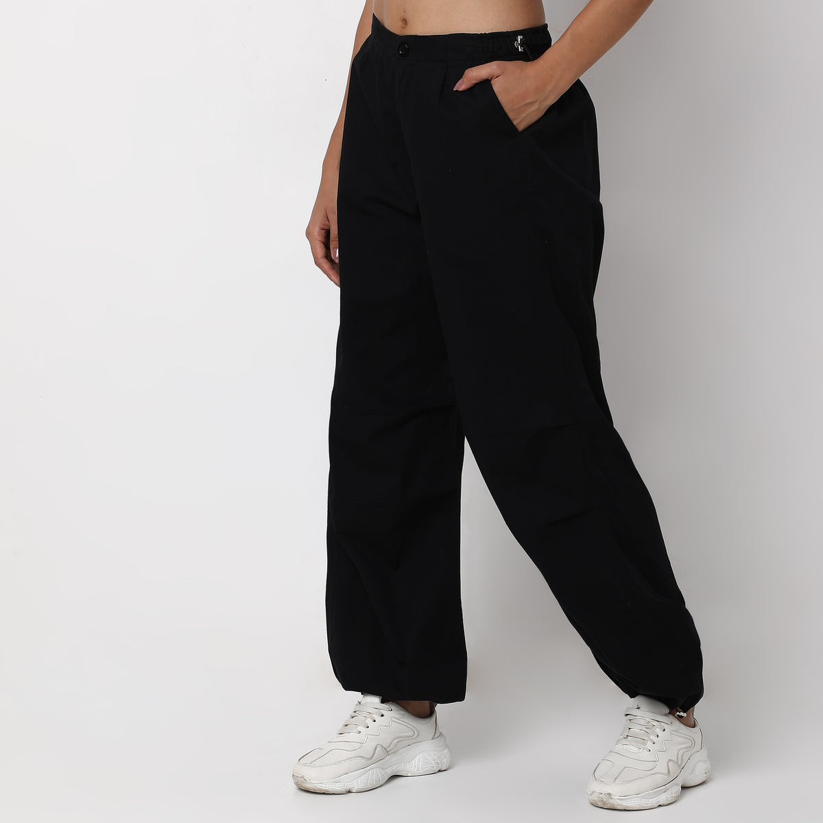 Regular Fit Solid Mid Rise Trousers