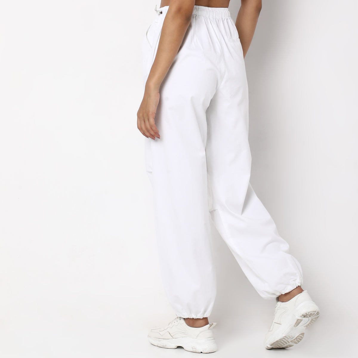 Regular Fit Solid Mid Rise Trousers