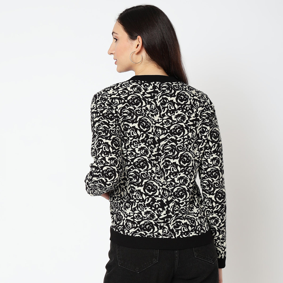 Women Wearing Regular Fit Printed Jacket