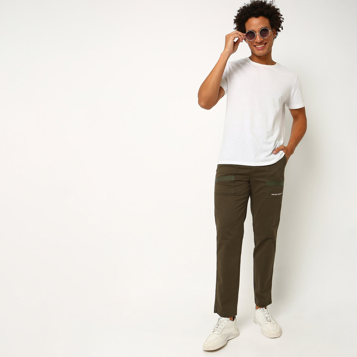 Regular Fit Solid Mid Rise Cargos