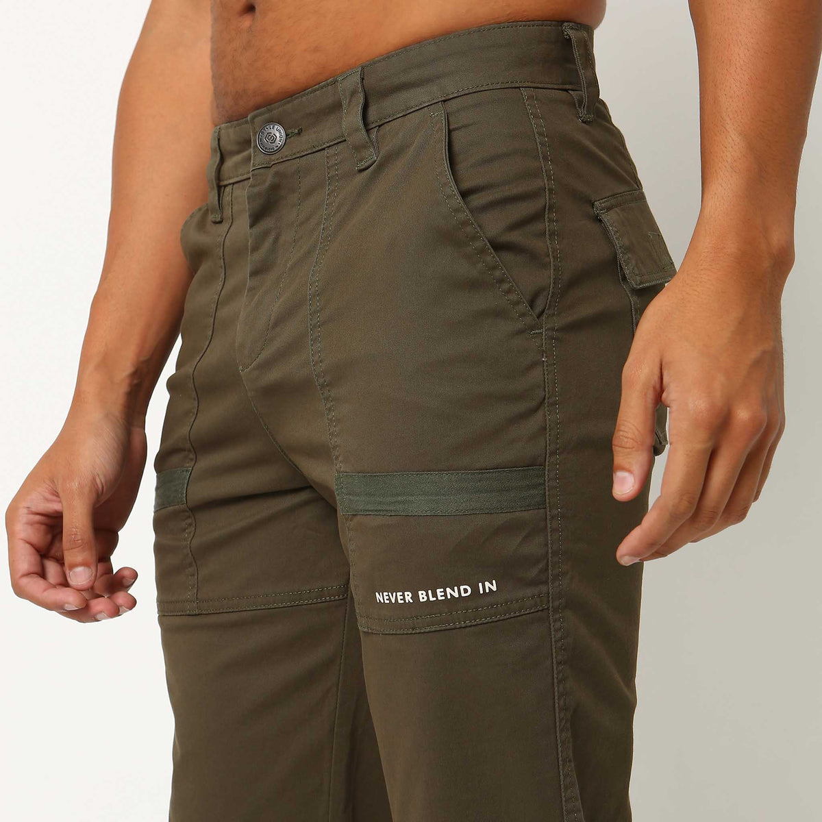 Regular Fit Solid Mid Rise Cargos