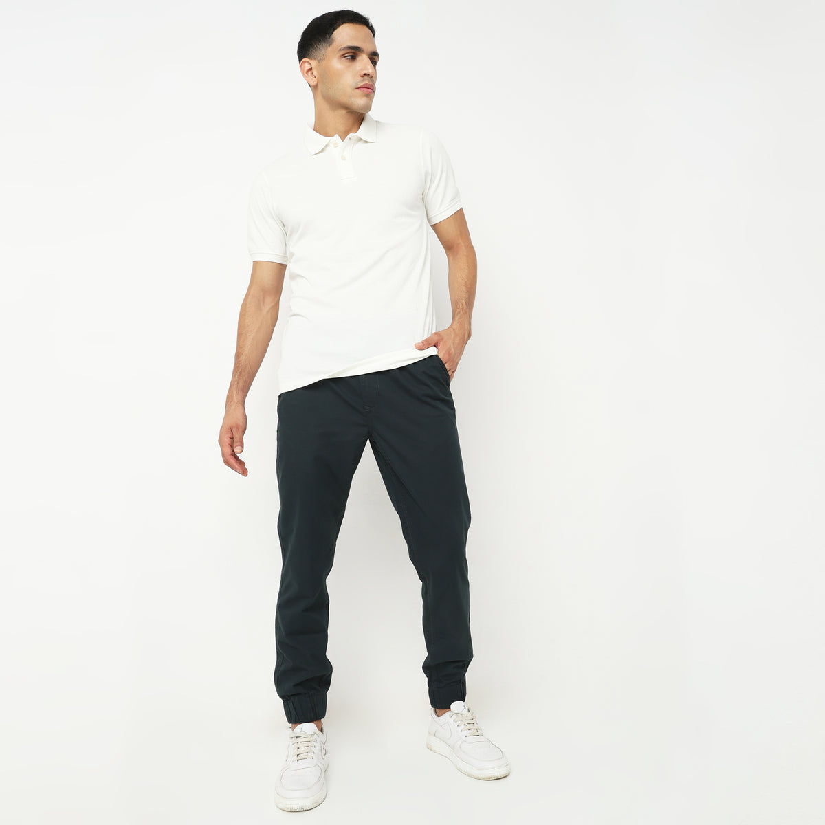 Regular Fit Solid Mid Rise Joggers