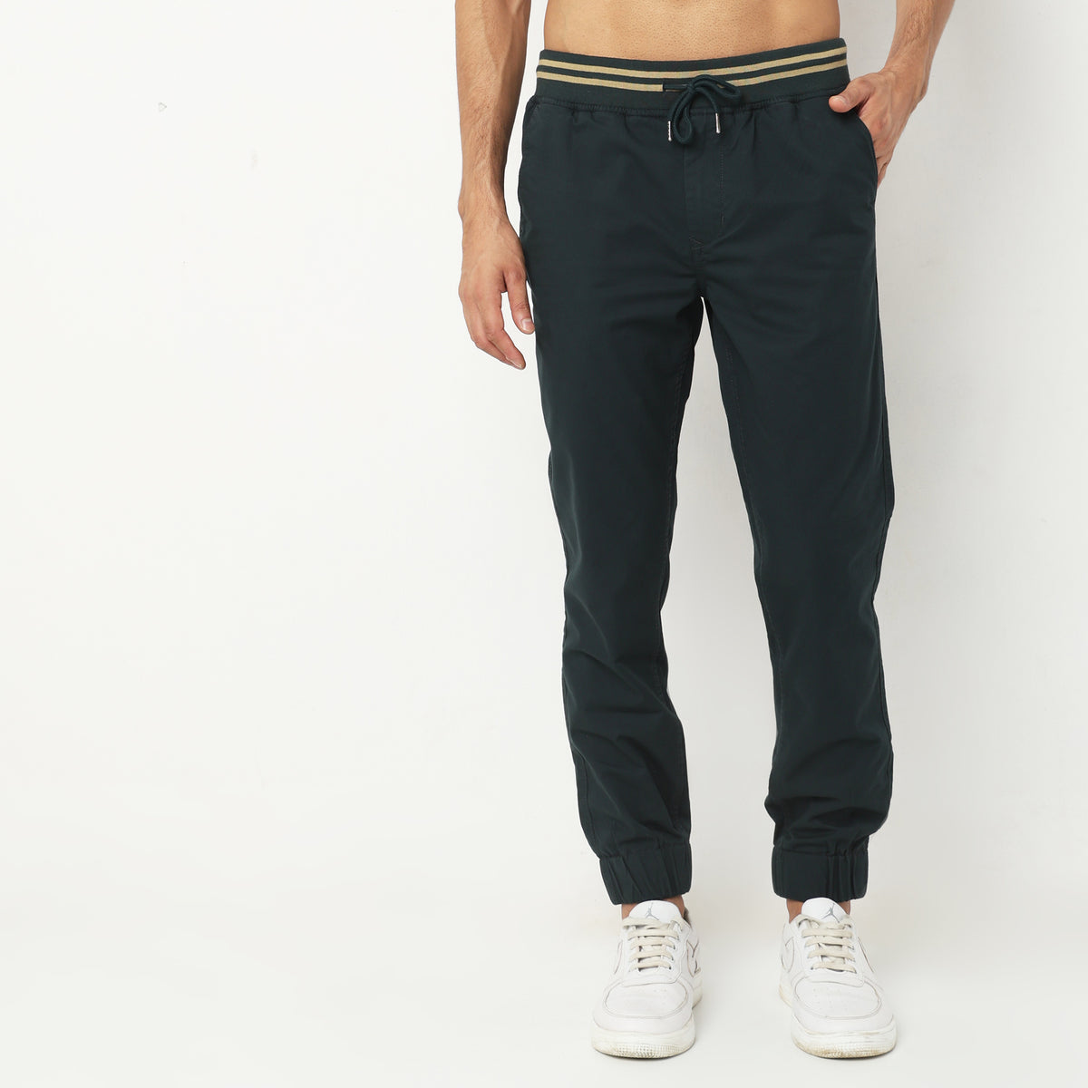 Regular Fit Solid Mid Rise Joggers