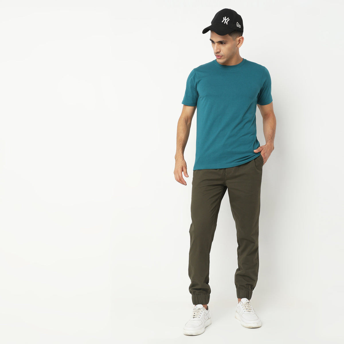 Regular Fit Solid Mid Rise Joggers