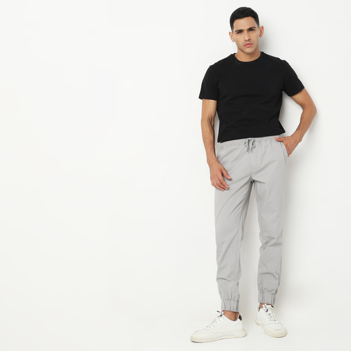 Regular Fit Solid Mid Rise Joggers