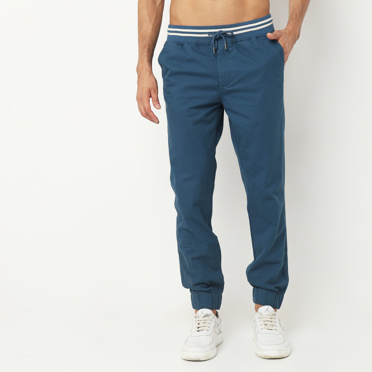 Regular Fit Solid Mid Rise Joggers