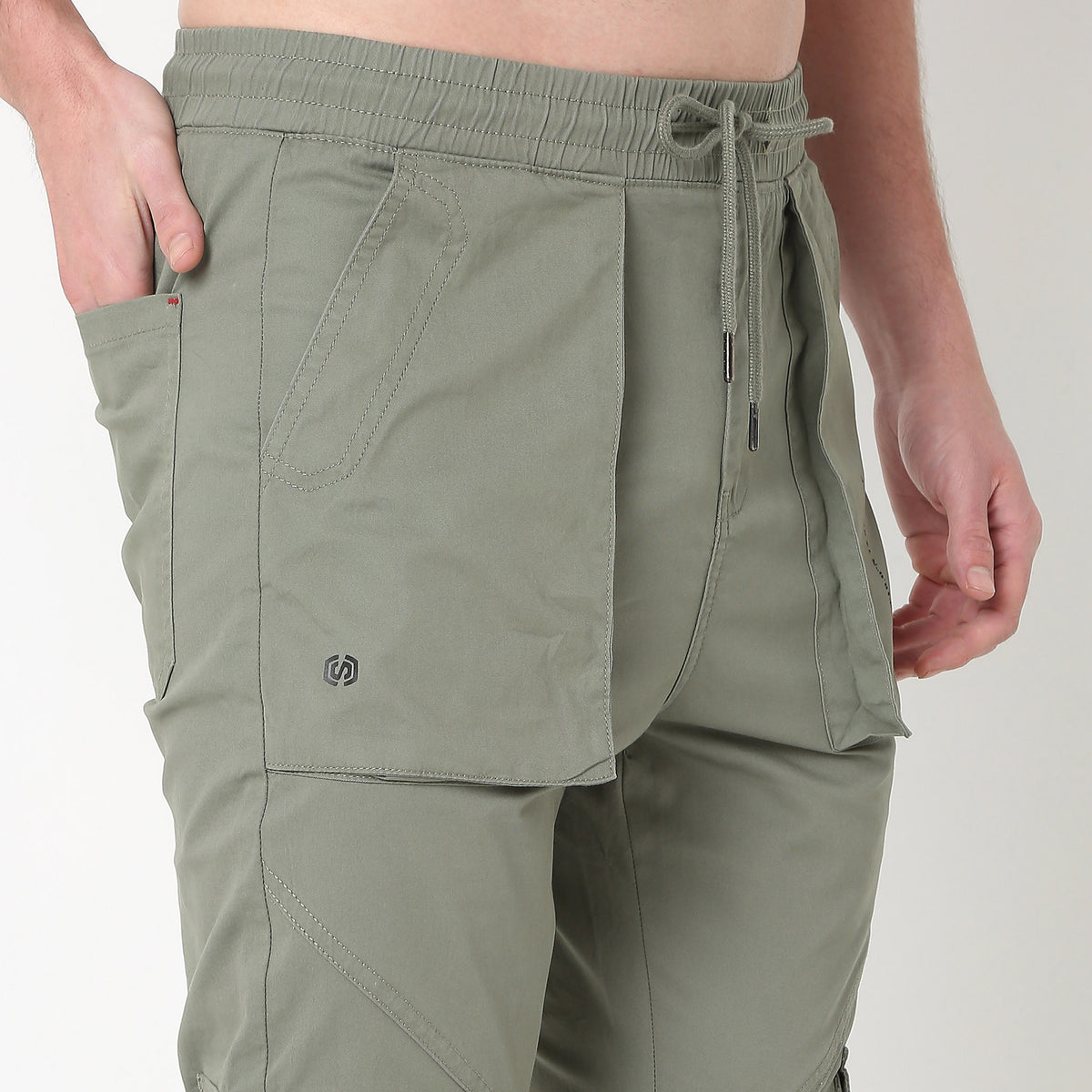 Regular Fit Solid Mid Rise Cargos