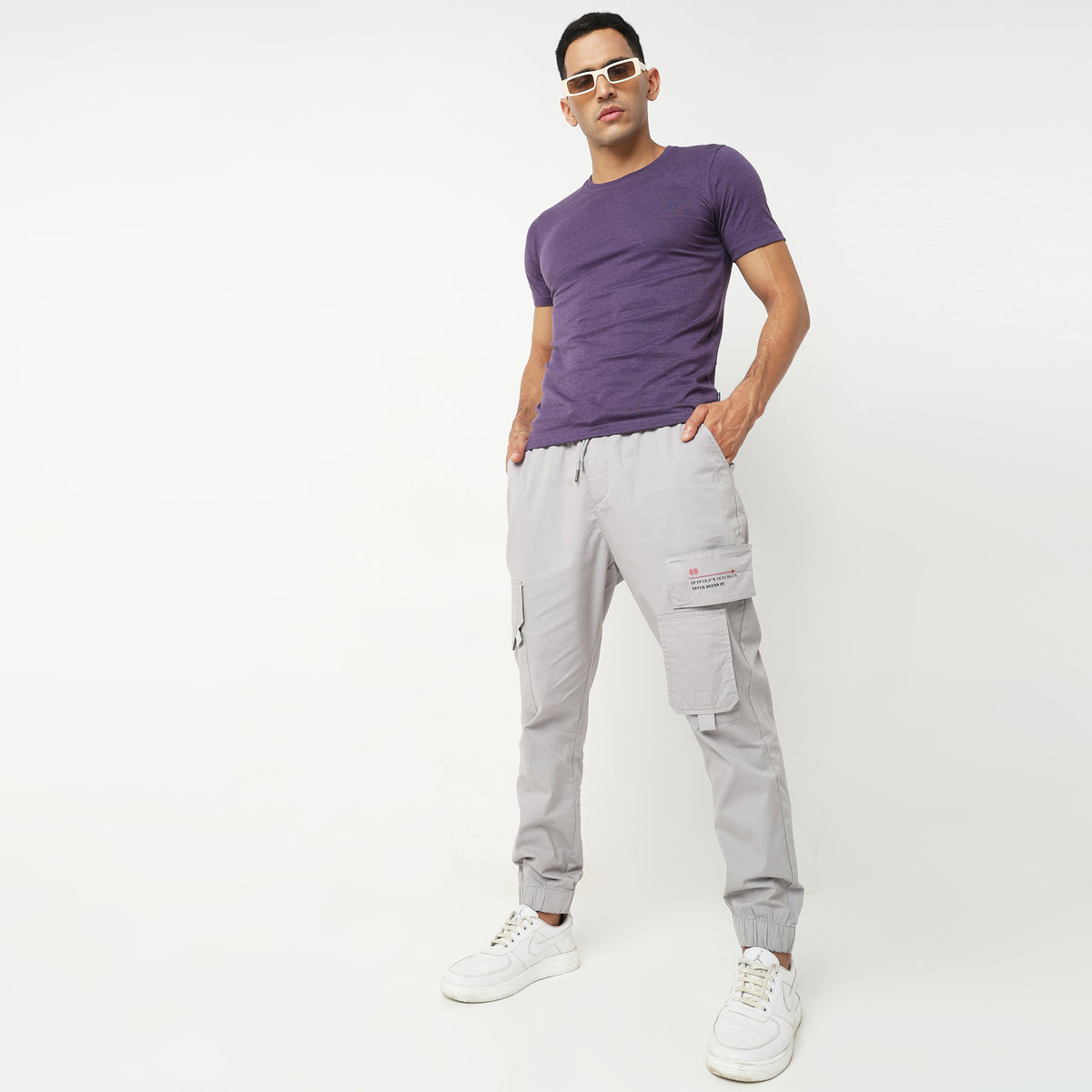 Regular Fit Solid Mid Rise Cargos