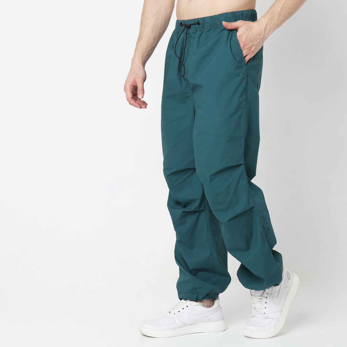 Regular Fit Solid Mid Rise Cargos