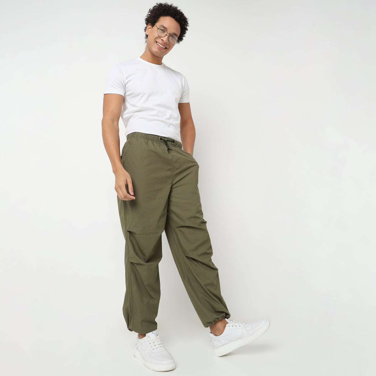 Regular Fit Solid Mid Rise Cargos