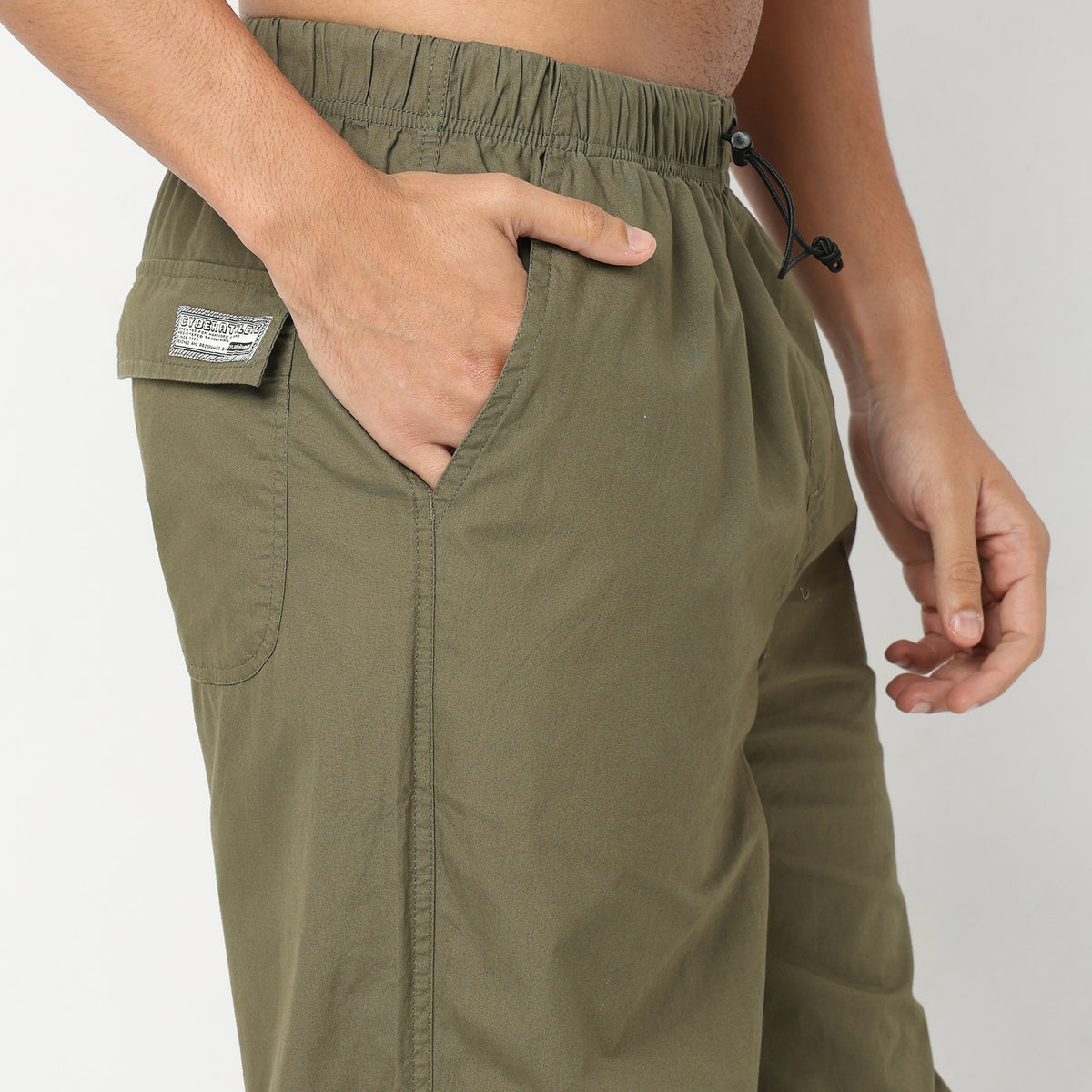 Regular Fit Solid Mid Rise Cargos