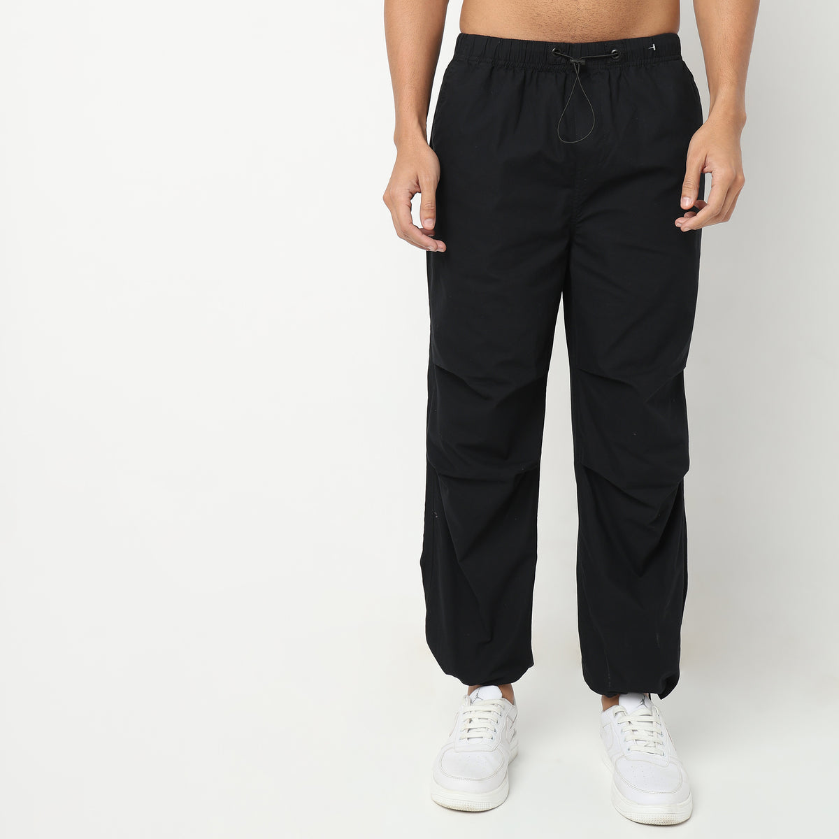 Regular Fit Solid Mid Rise Cargos