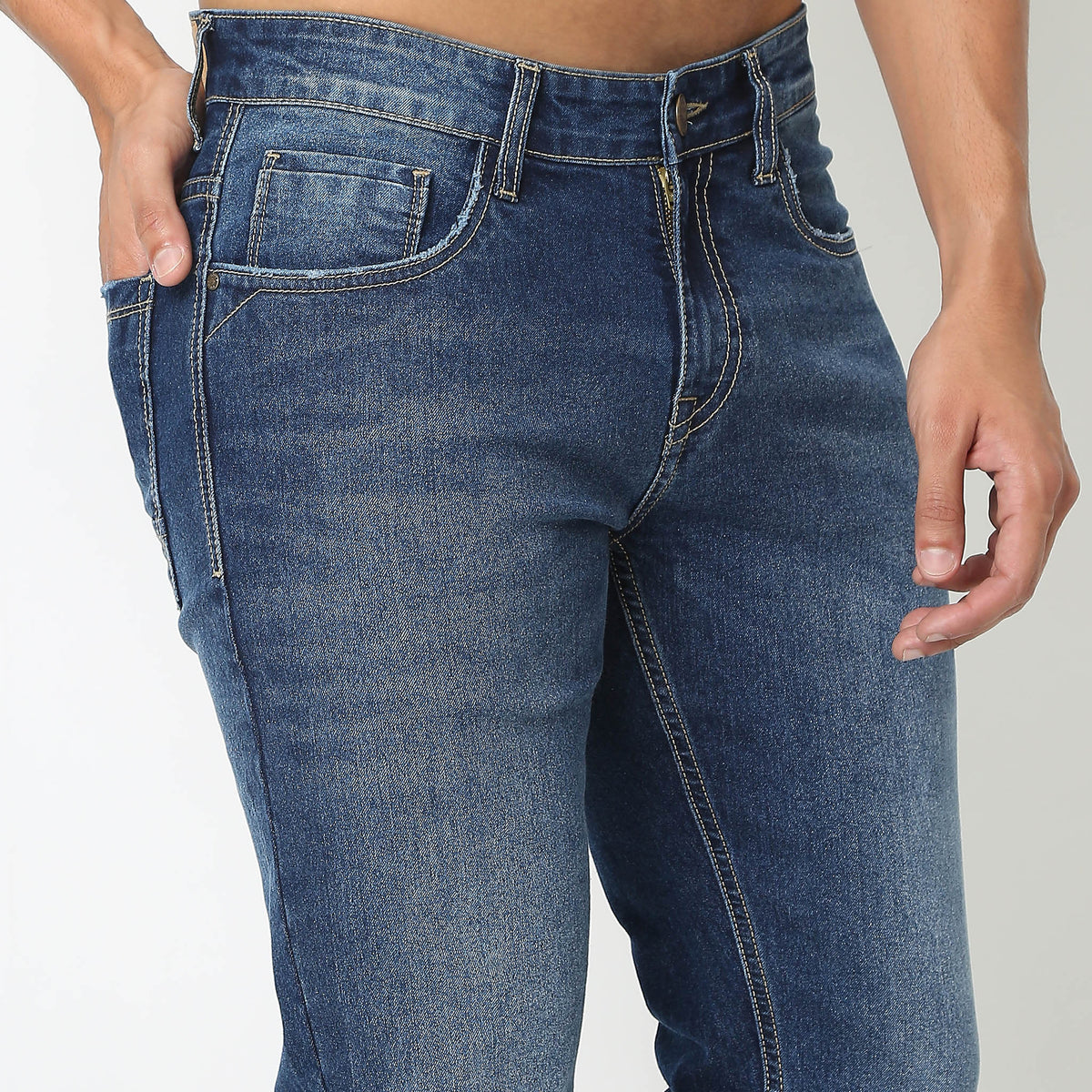 Regular Fit Solid Mid Rise Jeans