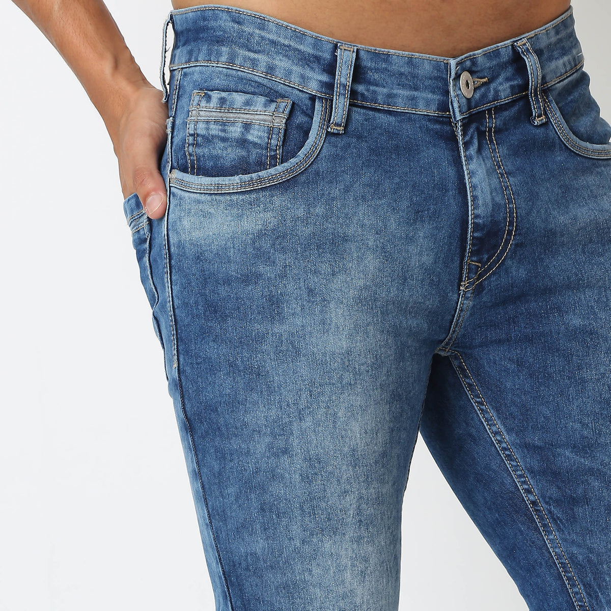 Regular Fit Solid Mid Rise Jeans