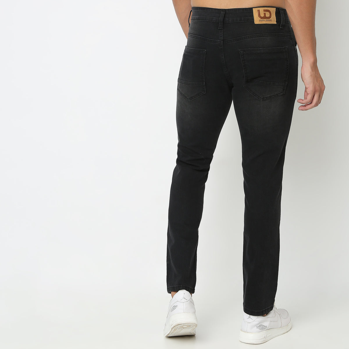 Regular Fit Solid Mid Rise Jeans