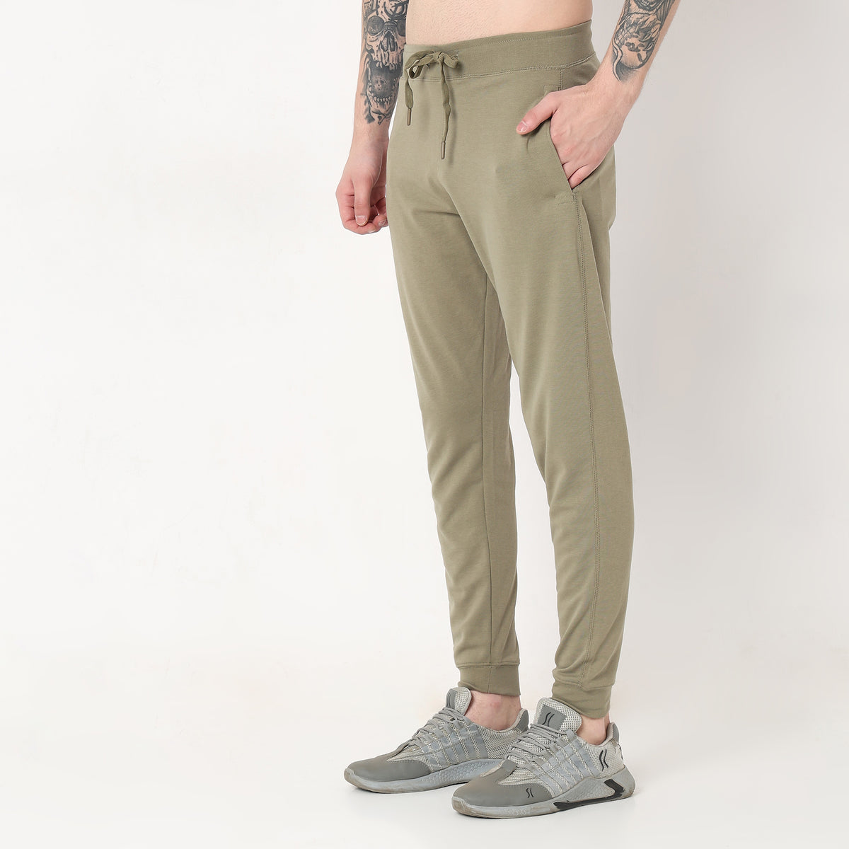 Regular Fit Solid Mid Rise Trackpants