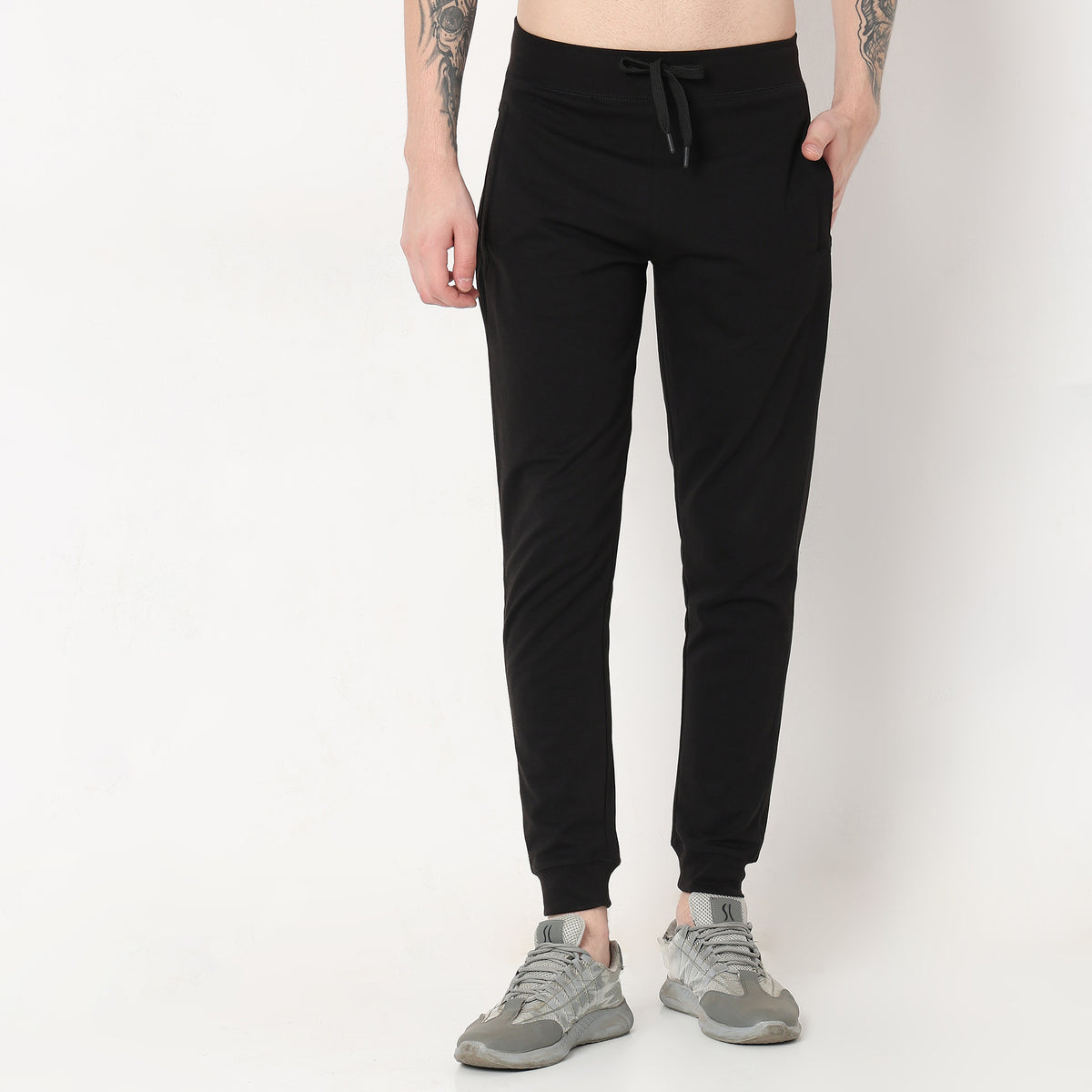 Regular Fit Solid Mid Rise Trackpants