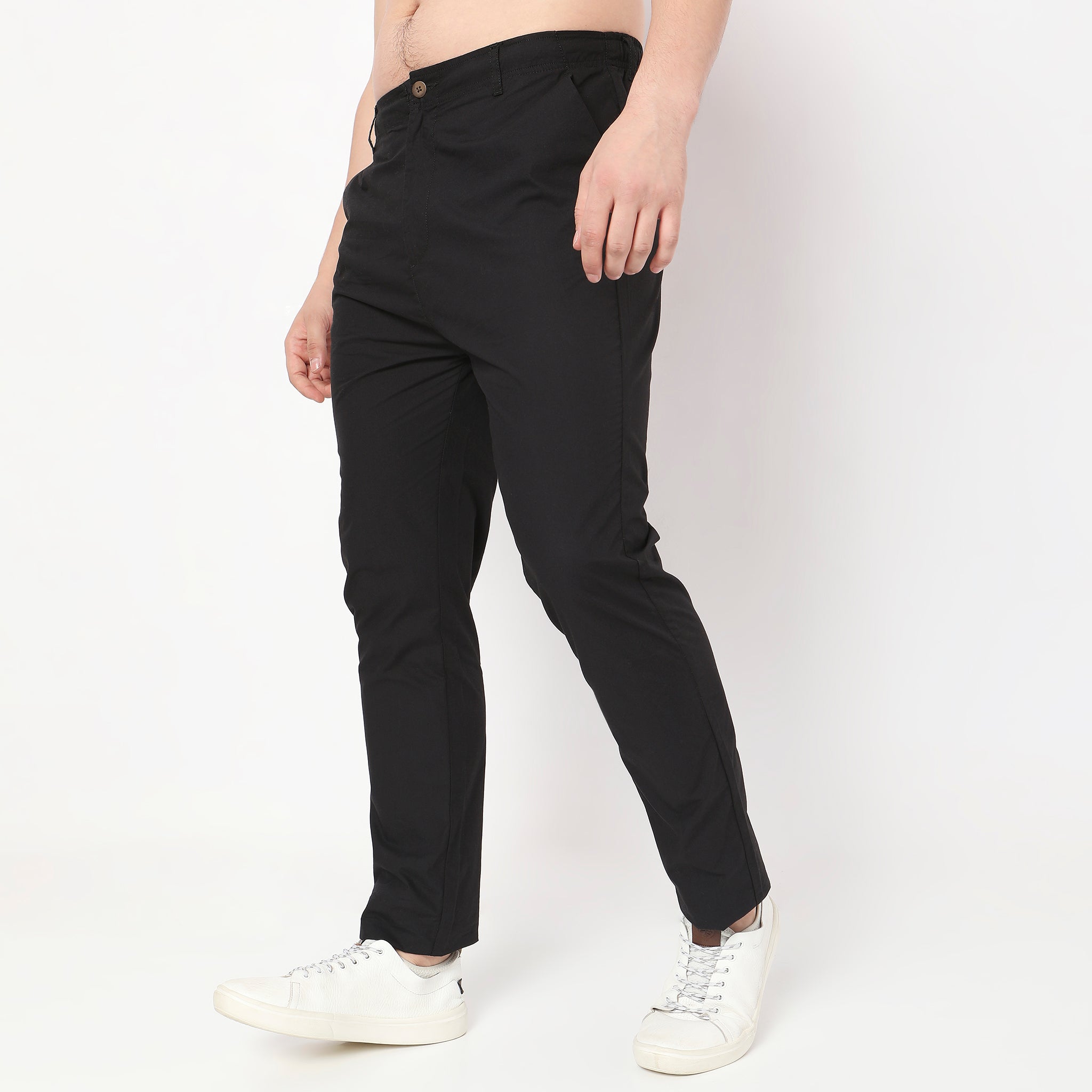 Relaxed Fit Solid Mid Rise Chinos