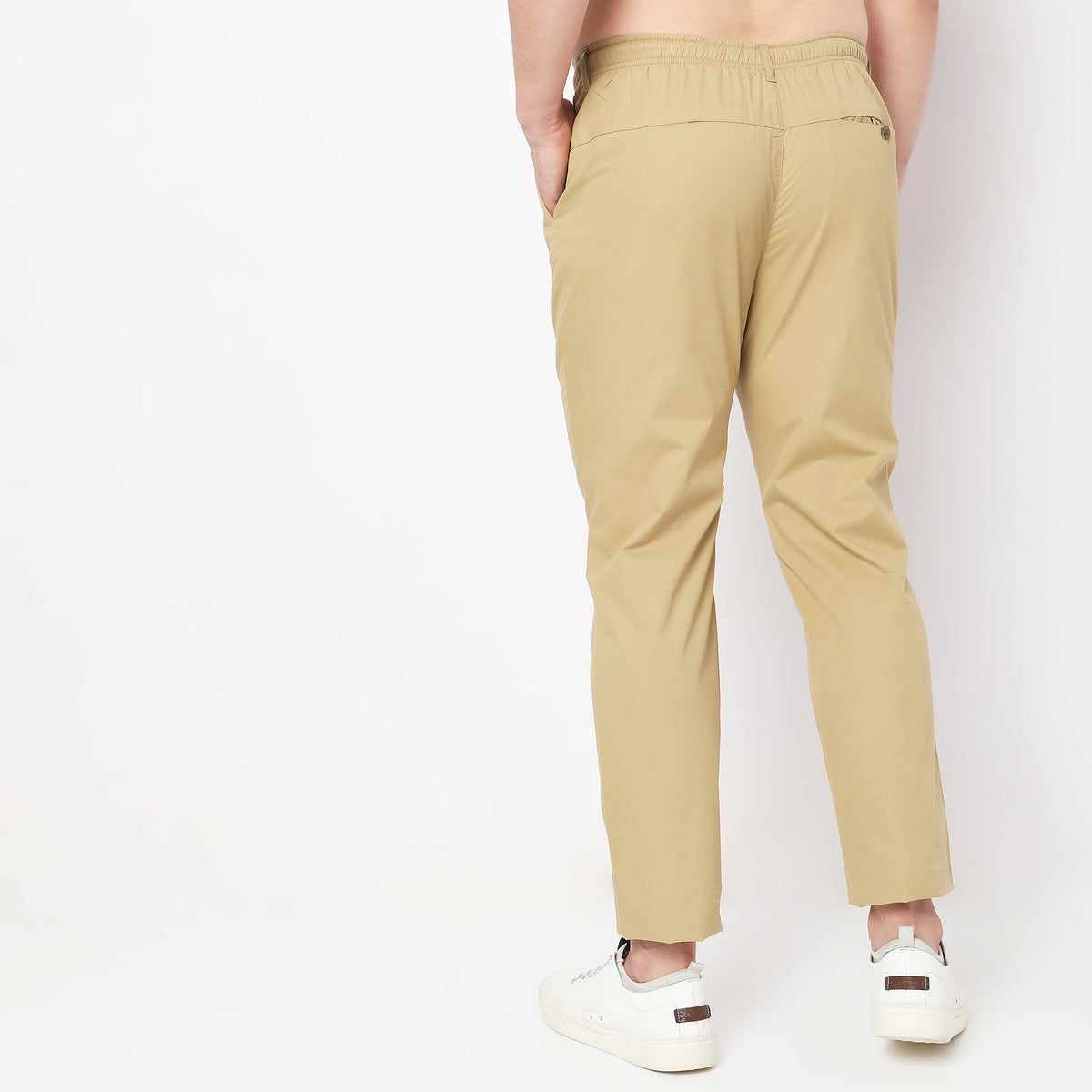 Relaxed Fit Solid Mid Rise Chinos