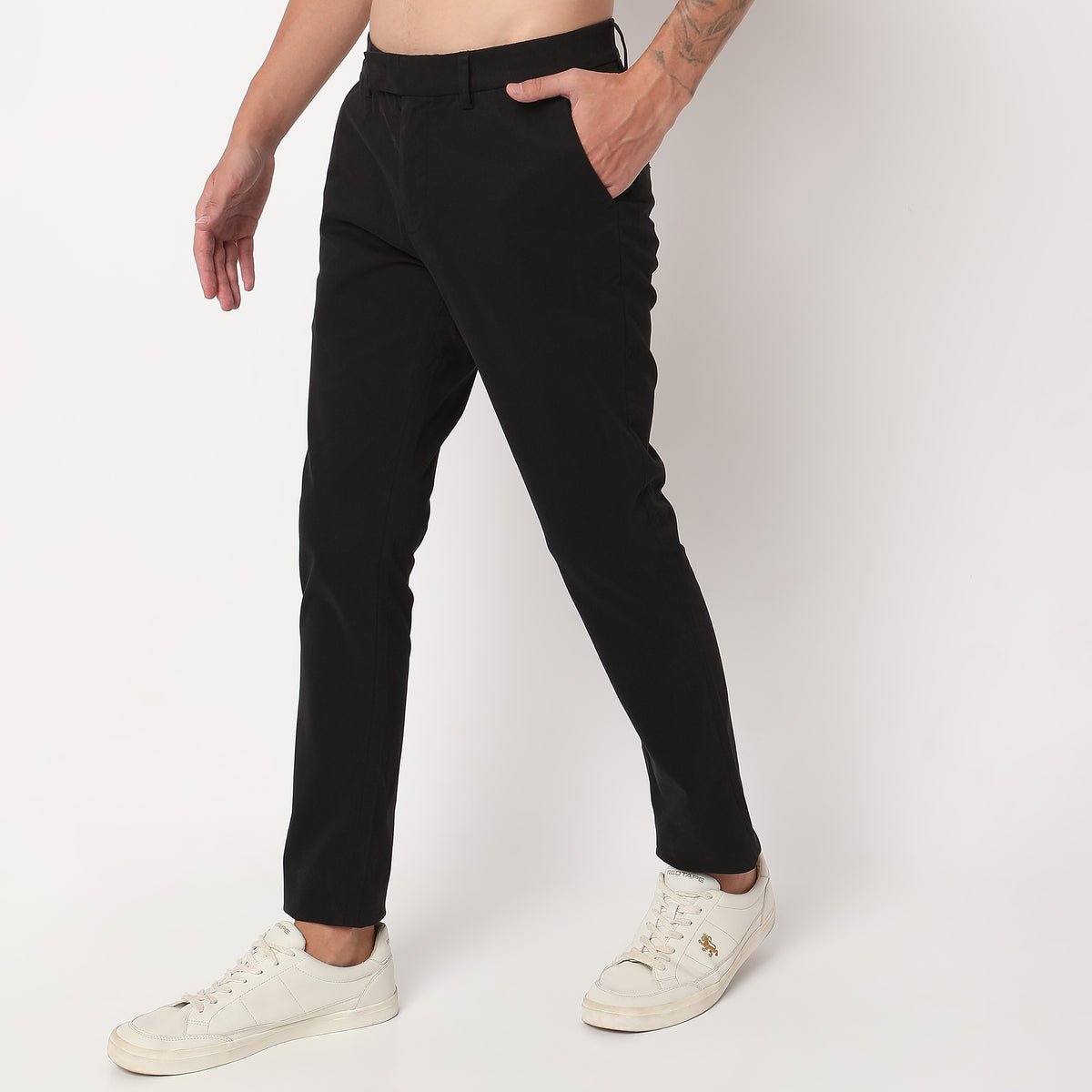 Regular Fit Solid Mid Rise Chinos