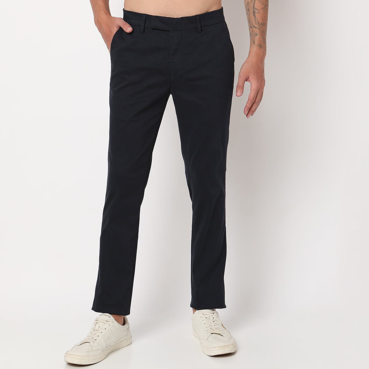 Regular Fit Solid Mid Rise Chinos