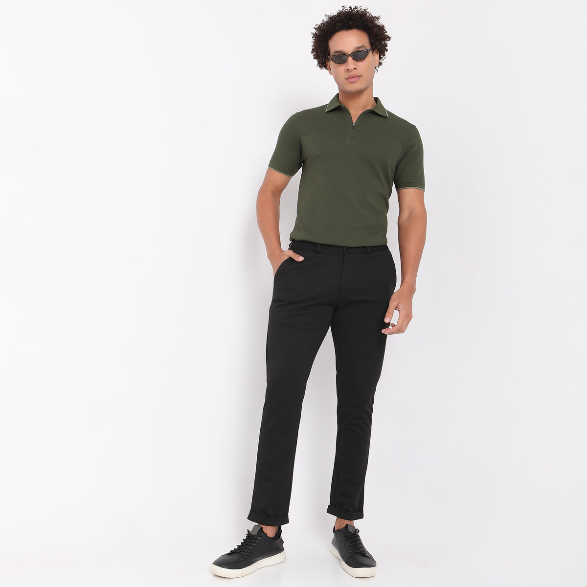 Regular Fit Solid Mid Rise Chinos