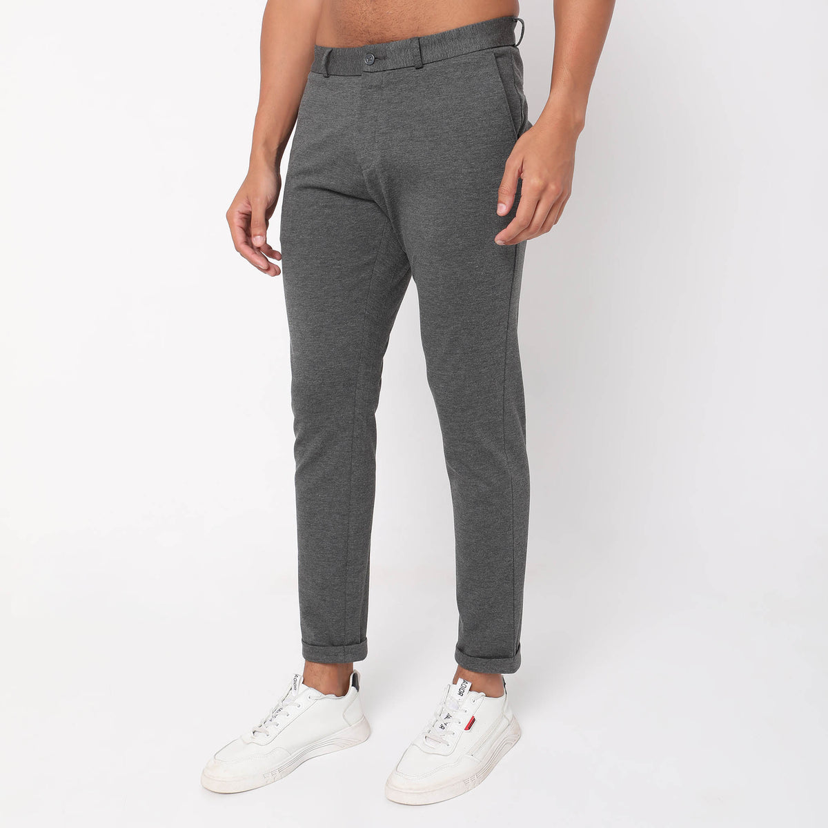 Regular Fit Solid Mid Rise Chinos