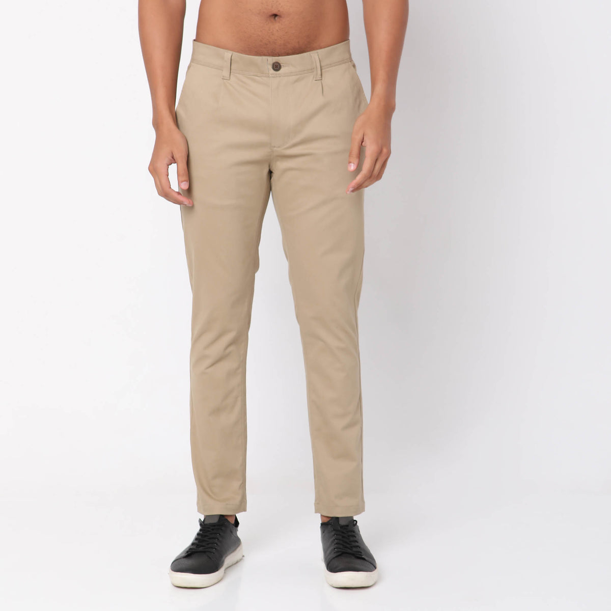 Regular Fit Solid Mid Rise Chinos