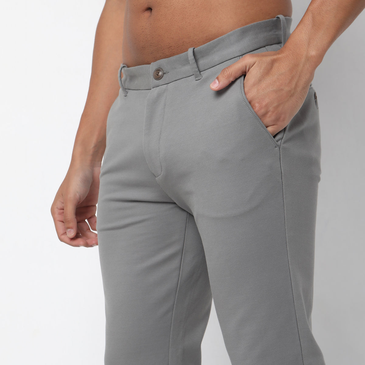 Regular Fit Solid Mid Rise Chinos