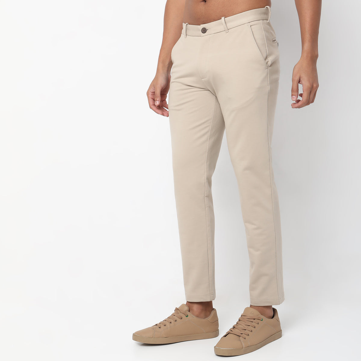 Regular Fit Solid Mid Rise Chinos