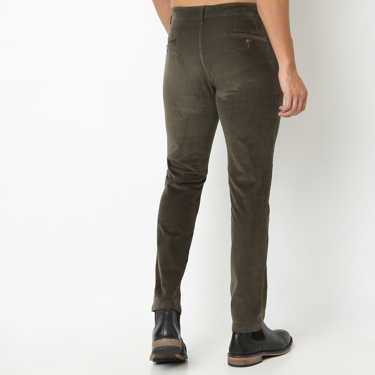 Regular Fit Solid Mid Rise Chinos