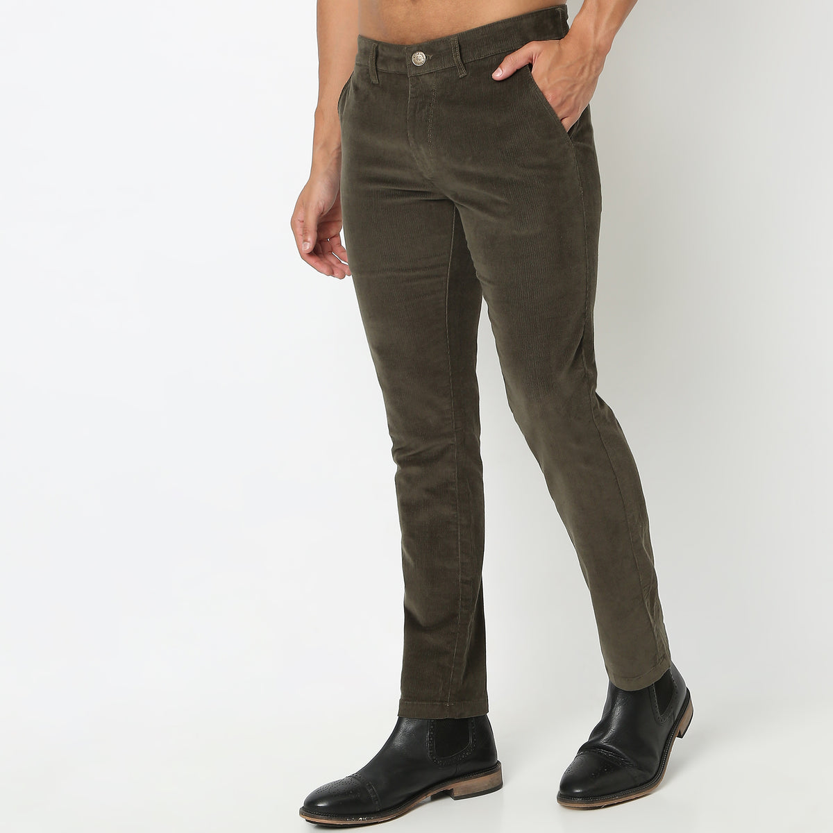 Regular Fit Solid Mid Rise Chinos