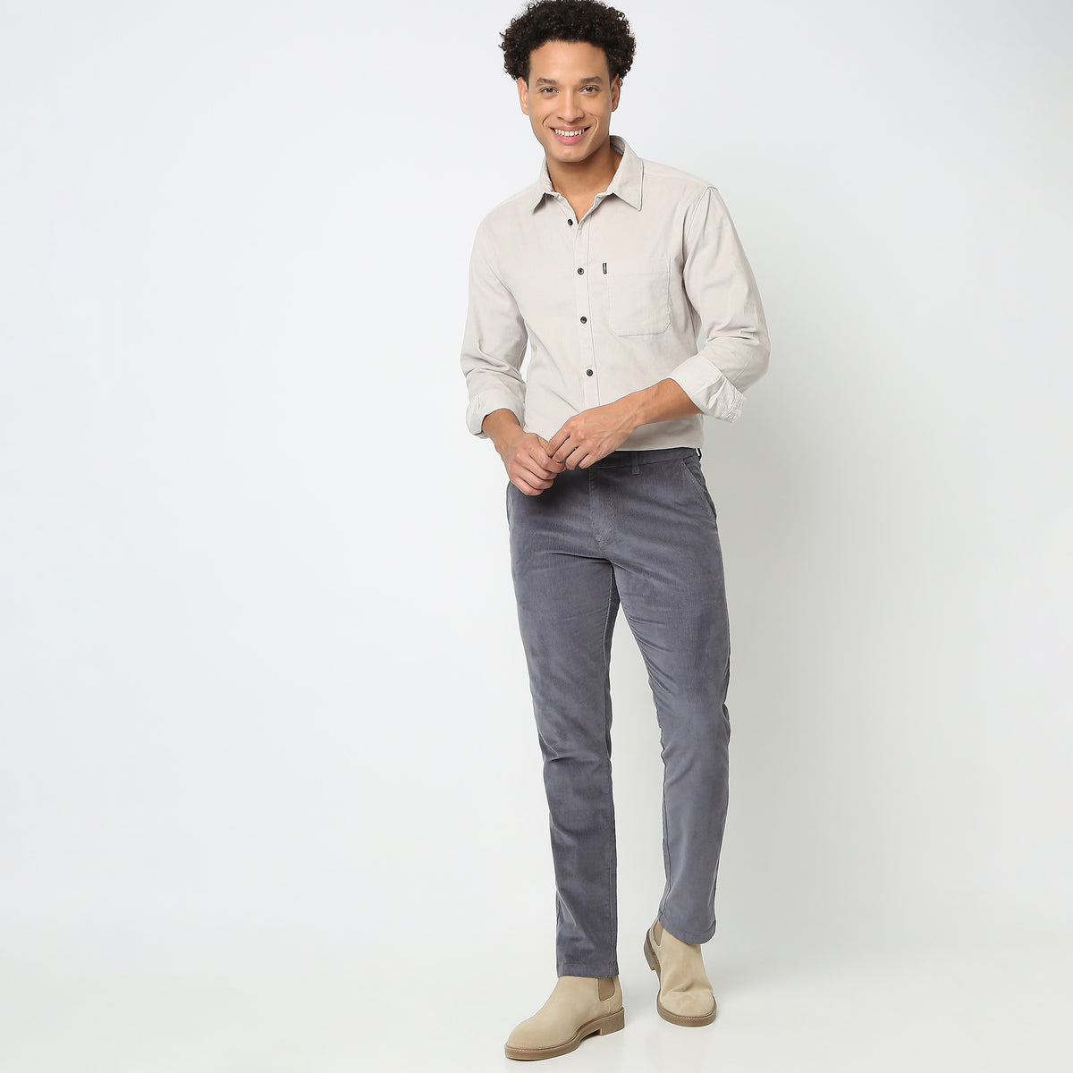 Regular Fit Solid Mid Rise Chinos