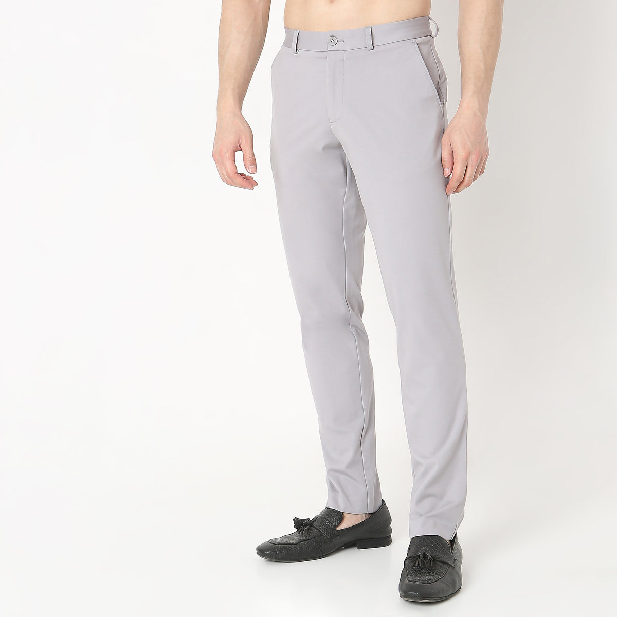 Regular Fit Solid Mid Rise Chinos