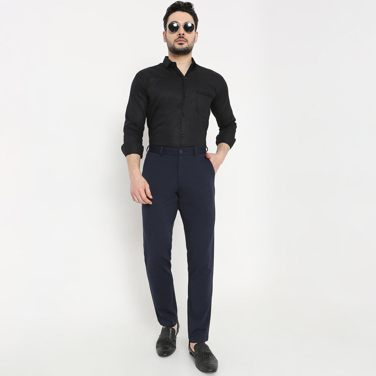 Regular Fit Solid Mid Rise Chinos