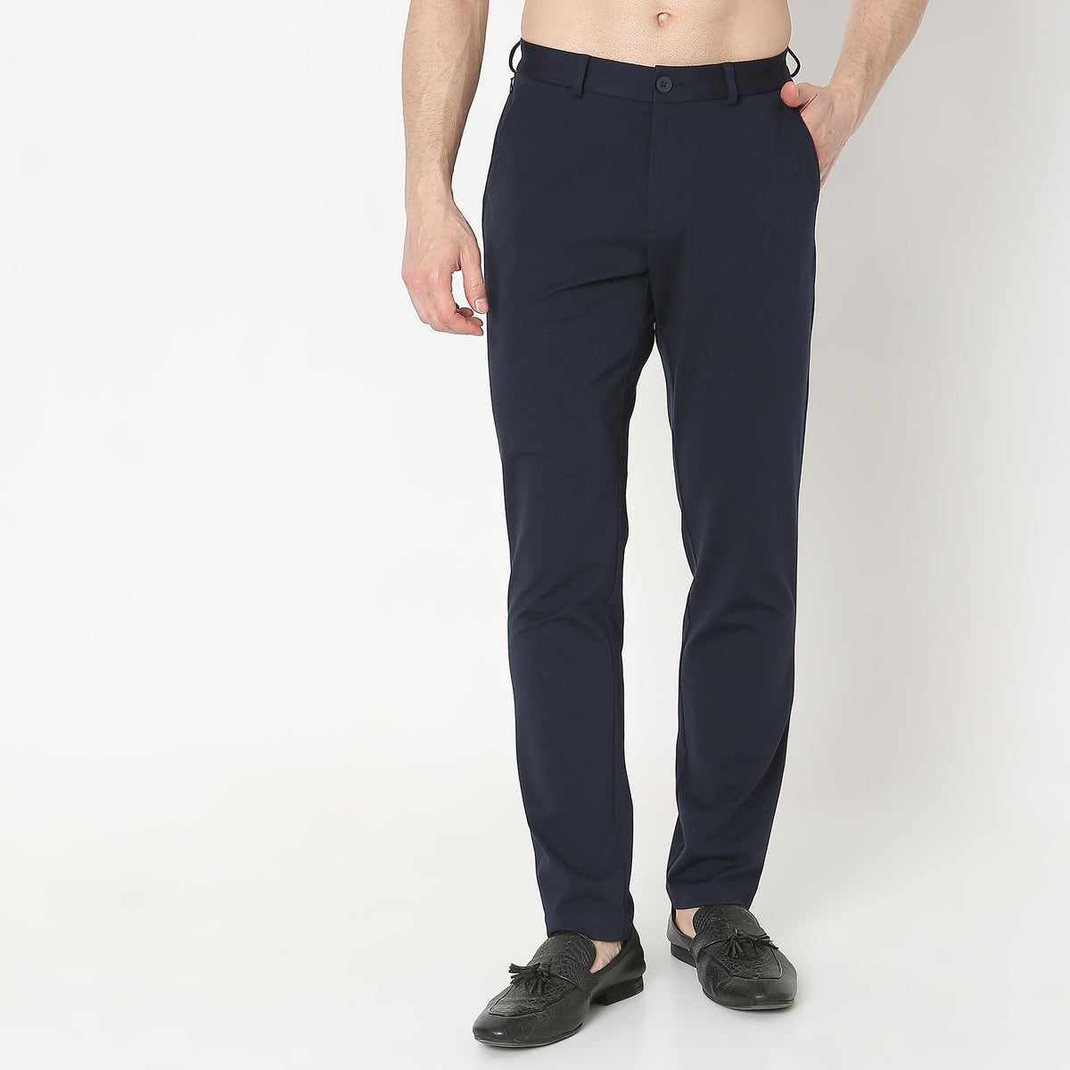 Regular Fit Solid Mid Rise Chinos