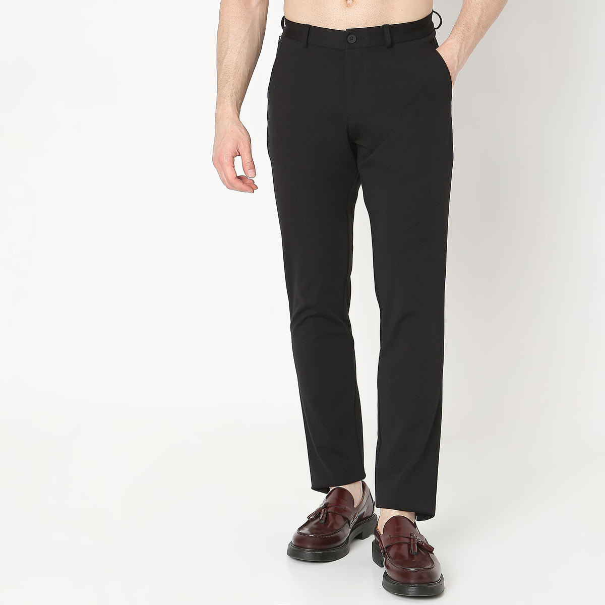 Regular Fit Solid Mid Rise Chinos