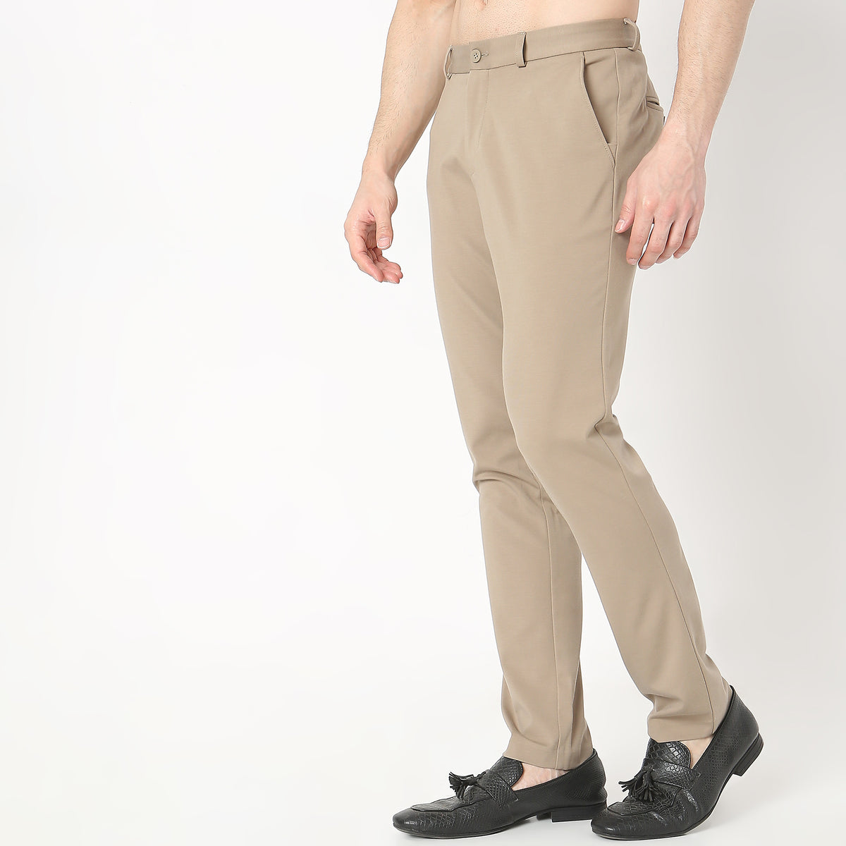 Regular Fit Solid Mid Rise Chinos