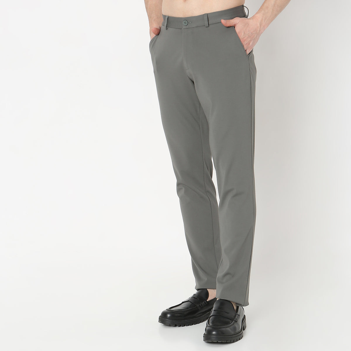 Regular Fit Solid Mid Rise Chinos