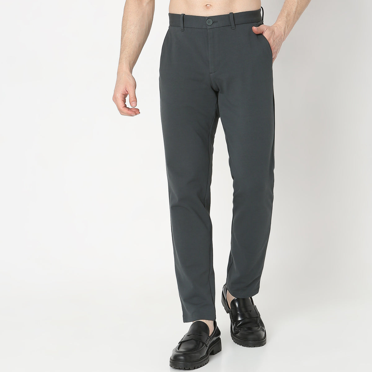 Regular Fit Solid Mid Rise Chinos