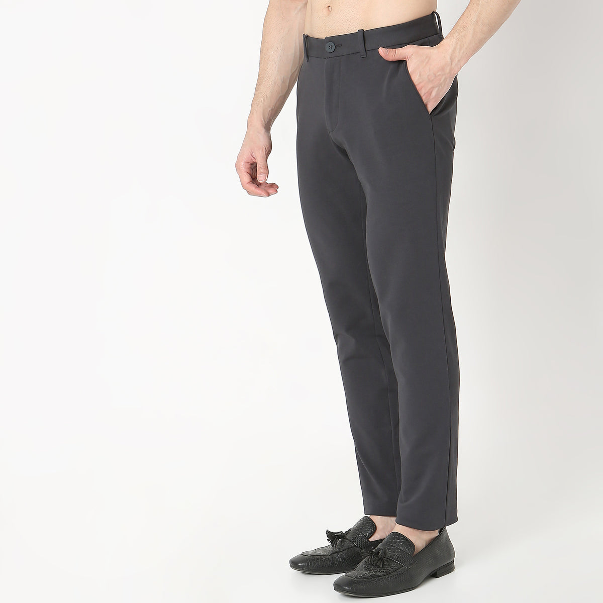 Regular Fit Solid Mid Rise Chinos