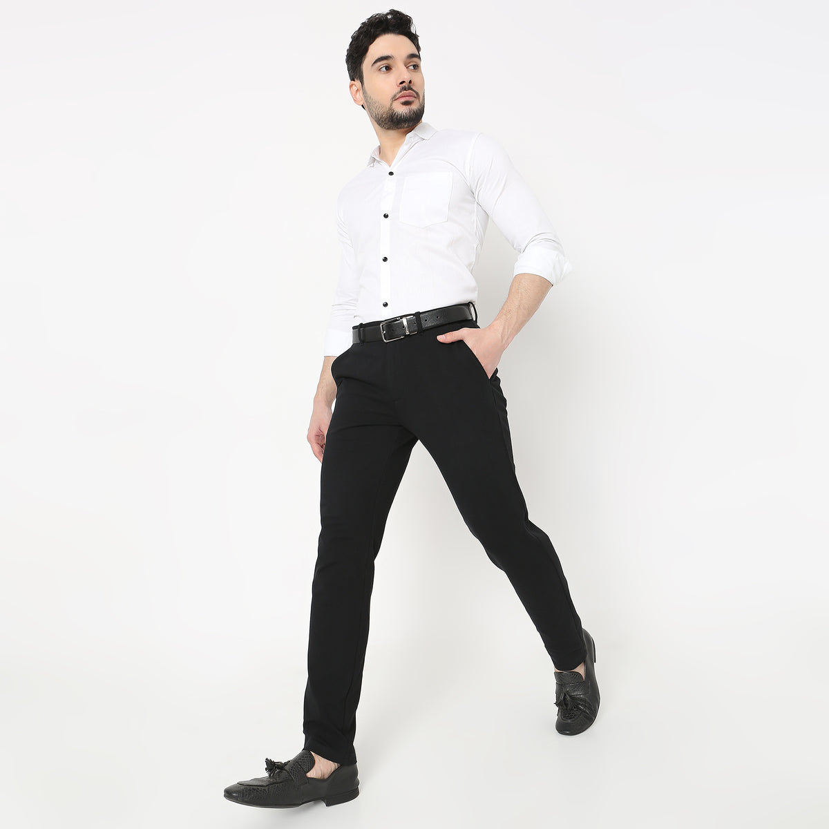 Regular Fit Solid Mid Rise Chinos