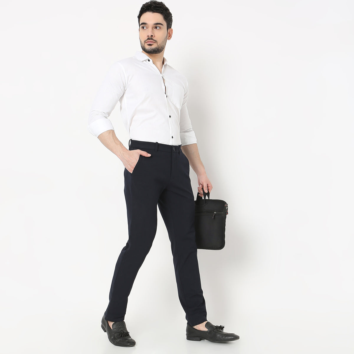 Regular Fit Solid Mid Rise Chinos