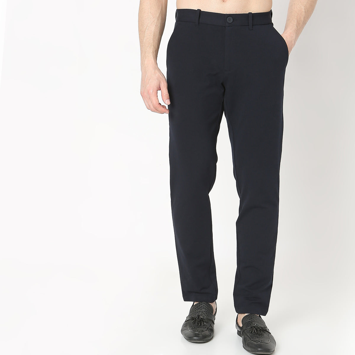 Regular Fit Solid Mid Rise Chinos