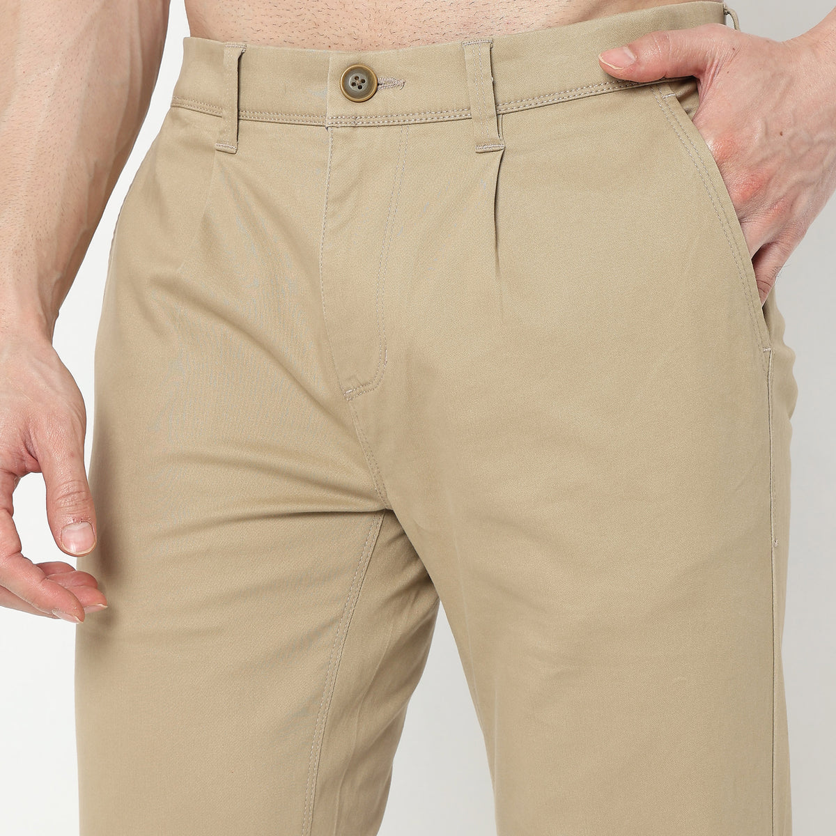 Regular Fit Solid Mid Rise Chinos