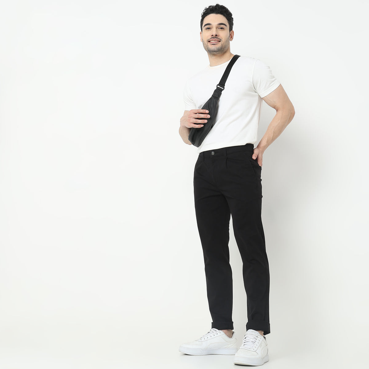 Regular Fit Solid Mid Rise Chinos